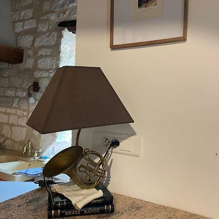 La Maison D'Alienor - Gites De Caractere A Chablis - 89 エクステリア 写真