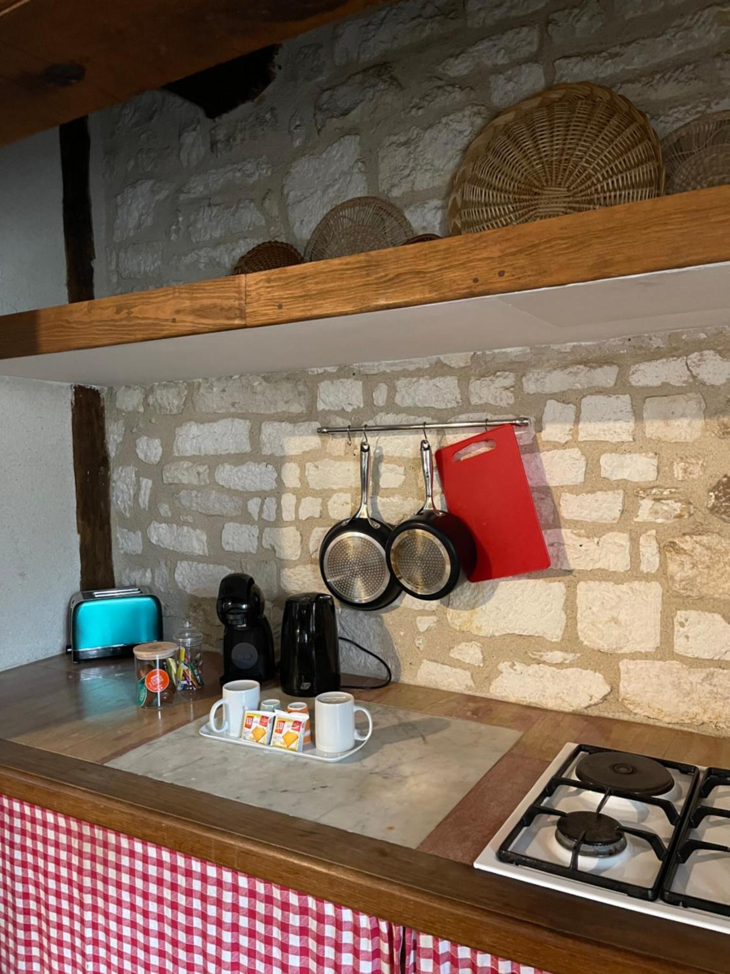 La Maison D'Alienor - Gites De Caractere A Chablis - 89 エクステリア 写真