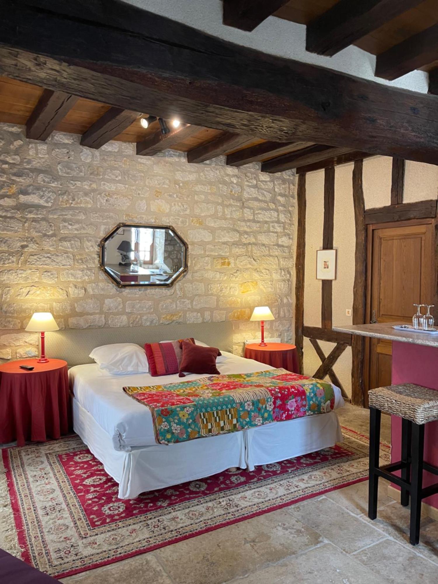 La Maison D'Alienor - Gites De Caractere A Chablis - 89 エクステリア 写真
