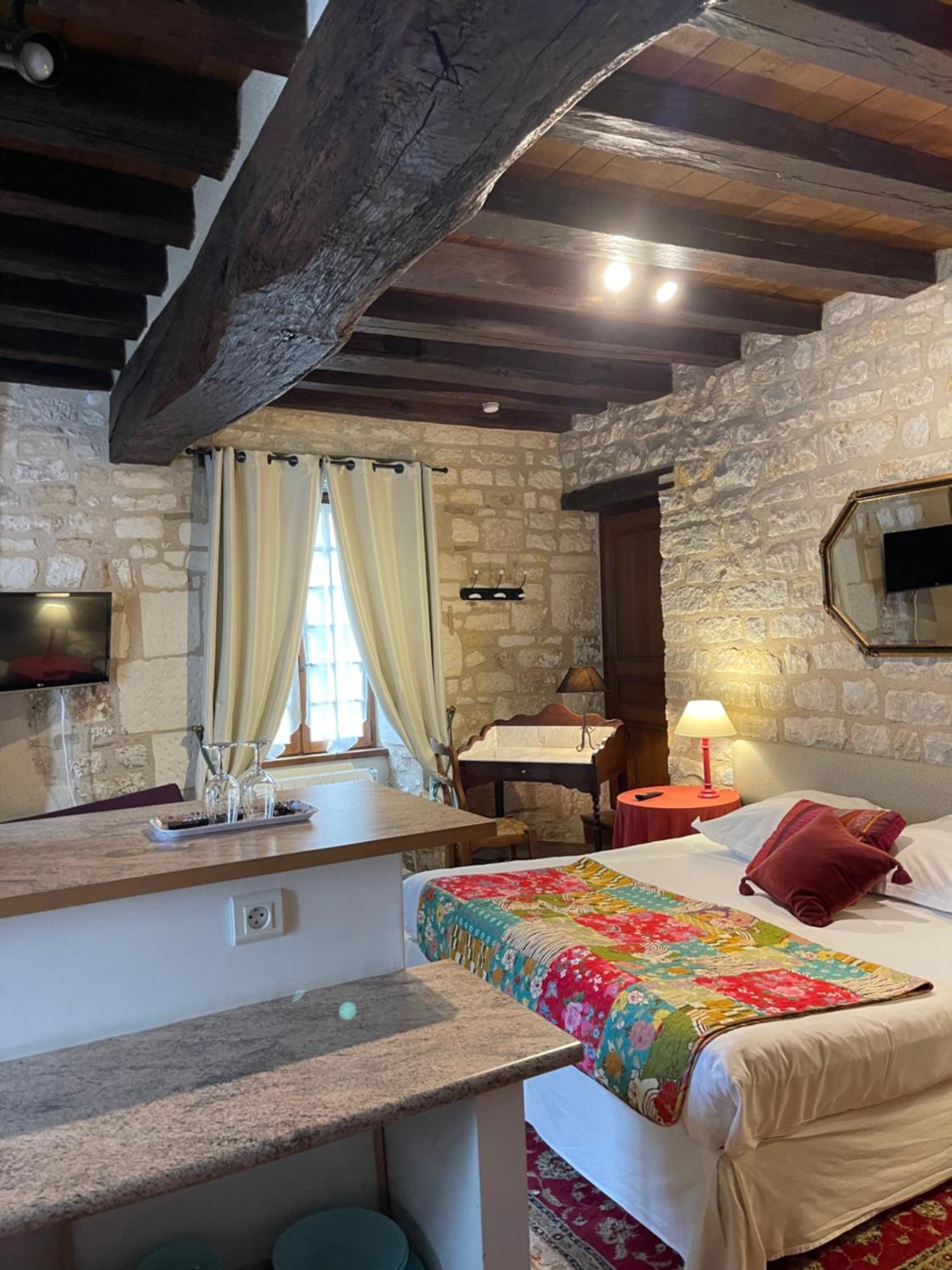 La Maison D'Alienor - Gites De Caractere A Chablis - 89 エクステリア 写真