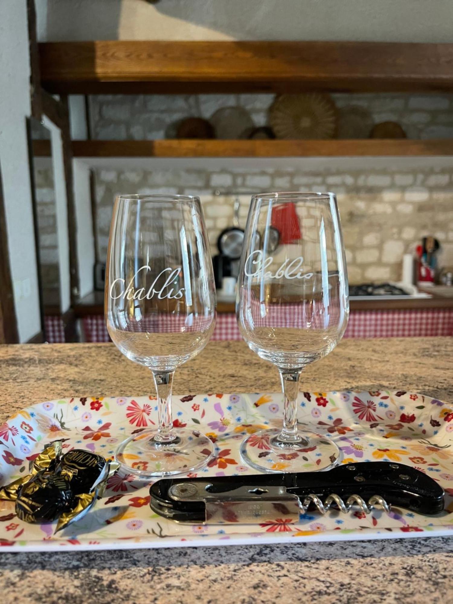 La Maison D'Alienor - Gites De Caractere A Chablis - 89 エクステリア 写真
